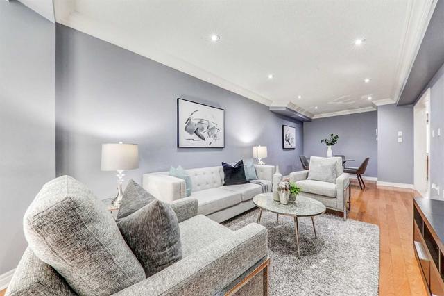 3a Falmouth Ave, House semidetached with 3 bedrooms, 3 bathrooms and 2 parking in Toronto ON | Image 2