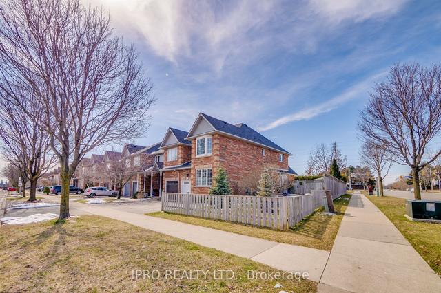 1332 Blanshard Dr, House attached with 3 bedrooms, 3 bathrooms and 3 parking in Burlington ON | Image 12