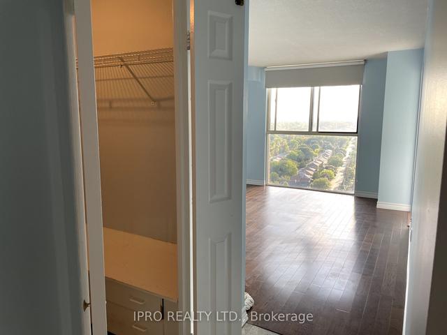 1702 - 5460 Yonge St, Condo with 2 bedrooms, 2 bathrooms and 1 parking in Toronto ON | Image 7