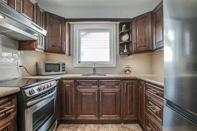 133 Brooklawn Ave, House detached with 2 bedrooms, 2 bathrooms and 4 parking in Toronto ON | Image 4