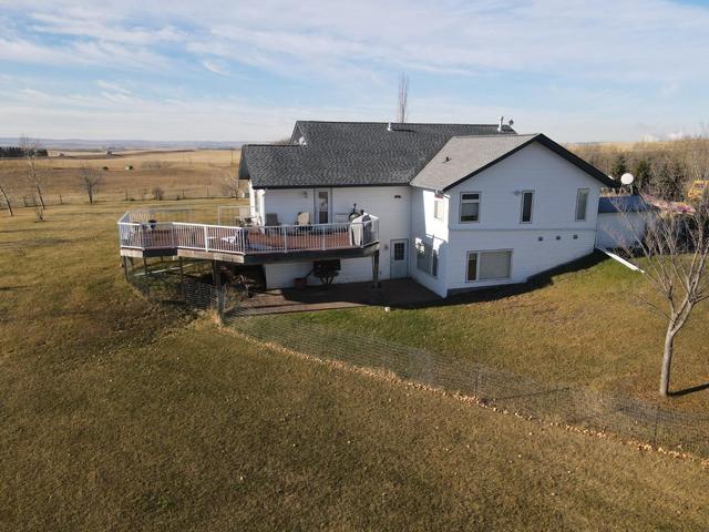 38405 Range Road 251, House detached with 5 bedrooms, 3 bathrooms and 8 parking in Lacombe County AB | Image 2