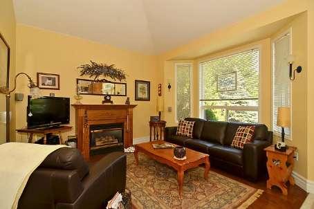 404 Foxwood Tr, House detached with 3 bedrooms, 3 bathrooms and 2 parking in Pickering ON | Image 4