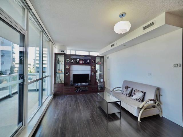 217 - 62 Forest Manor Rd, Condo with 2 bedrooms, 2 bathrooms and 1 parking in Toronto ON | Image 2