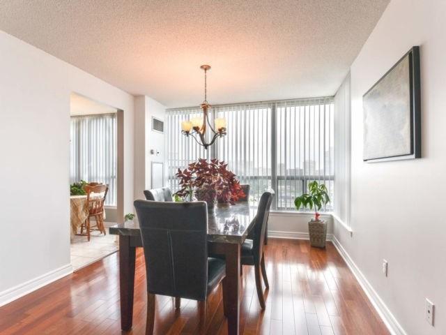 1213 - 12 Laurelcrest St, Condo with 2 bedrooms, 2 bathrooms and 1 parking in Brampton ON | Image 5