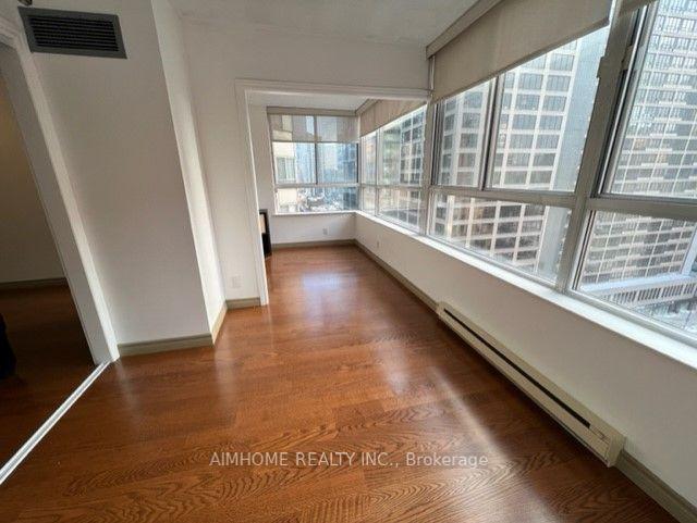 1516 - 711 Bay St, Condo with 1 bedrooms, 1 bathrooms and 1 parking in Toronto ON | Image 5