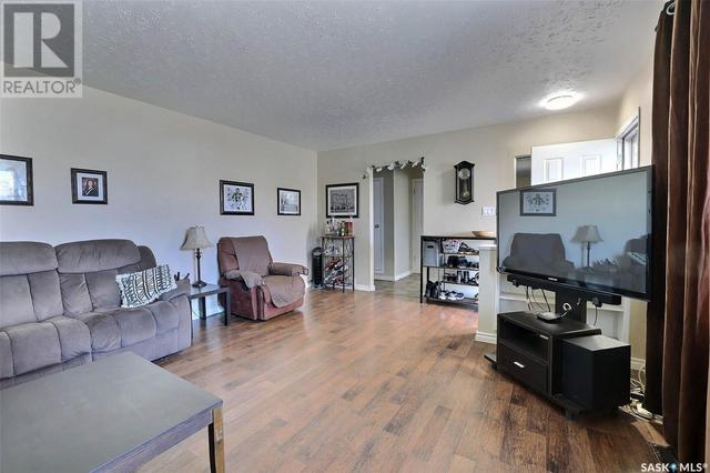 309 Coldwell Road, House detached with 4 bedrooms, 2 bathrooms and null parking in Regina SK | Image 4