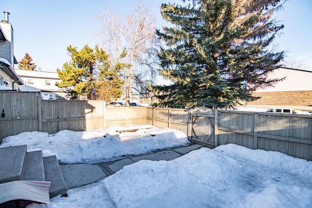 2 - 20 Alford Avenue, Home with 3 bedrooms, 1 bathrooms and 1 parking in Red Deer County AB | Card Image