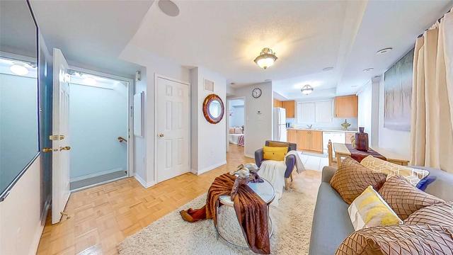 33 - 200 Mclevin Ave, Townhouse with 2 bedrooms, 1 bathrooms and 1 parking in Toronto ON | Image 19