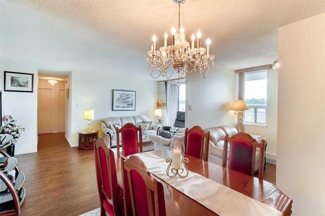 308 - 15 Torrance Rd, Condo with 2 bedrooms, 2 bathrooms and 1 parking in Toronto ON | Image 3