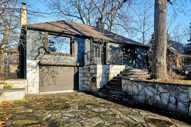 300 Hendon Ave, House detached with 2 bedrooms, 2 bathrooms and 9 parking in Toronto ON | Image 12