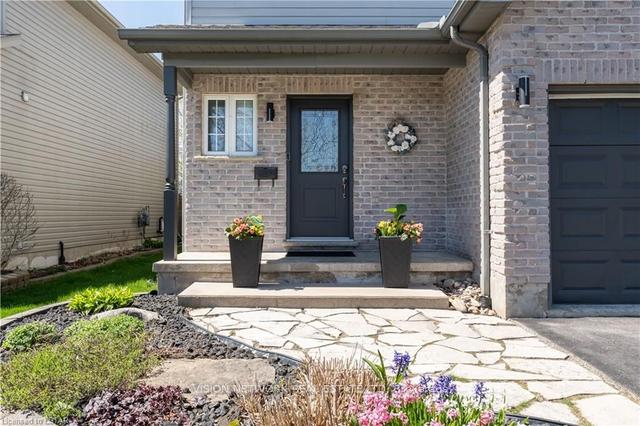 167 Crimson Cres, House detached with 3 bedrooms, 3 bathrooms and 5 parking in London ON | Image 23