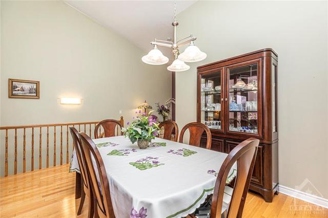 329 Nestleton Street, House detached with 3 bedrooms, 3 bathrooms and 6 parking in Ottawa ON | Image 5