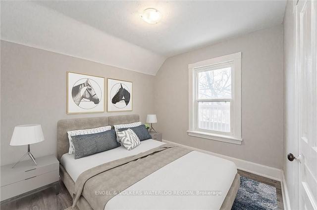 72 Krug St, House detached with 4 bedrooms, 1 bathrooms and 2 parking in Kitchener ON | Image 6