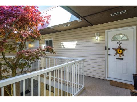 212 - 5191 203rd Street, Condo with 2 bedrooms, 1 bathrooms and 1 parking in Kaslo BC | Card Image