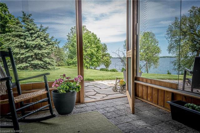 678 Howe Island Drive, House detached with 2 bedrooms, 3 bathrooms and 10 parking in Frontenac Islands ON | Image 38