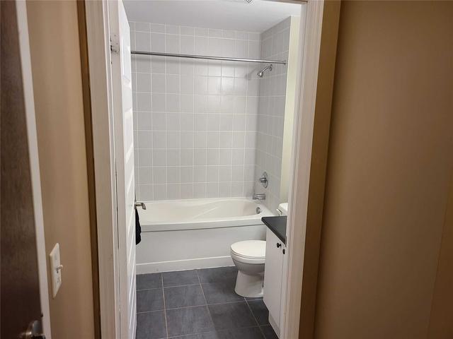 1406 - 215 Queen St E, Condo with 1 bedrooms, 1 bathrooms and 1 parking in Brampton ON | Image 14