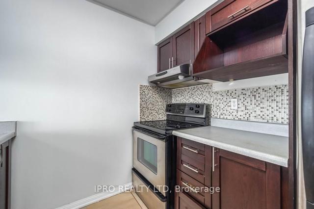 909 - 10 Laurelcrest St, Condo with 1 bedrooms, 1 bathrooms and 2 parking in Brampton ON | Image 2