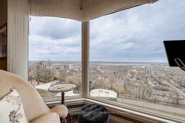 5w - 174 Mountain Park Ave, Condo with 3 bedrooms, 3 bathrooms and 2 parking in Hamilton ON | Image 4