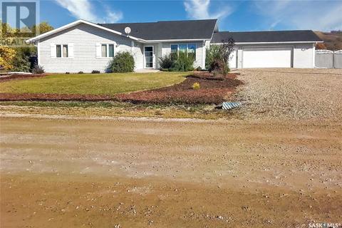 302 Okanese Avenue N, House detached with 3 bedrooms, 2 bathrooms and null parking in Fort Qu'Appelle SK | Card Image