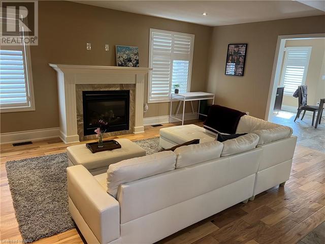 6505 Armelina Crescent, House detached with 4 bedrooms, 3 bathrooms and 6 parking in Niagara Falls ON | Image 9