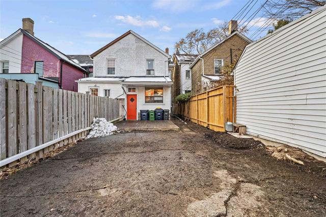 211 Shaw St, House semidetached with 3 bedrooms, 2 bathrooms and 2 parking in Toronto ON | Image 32