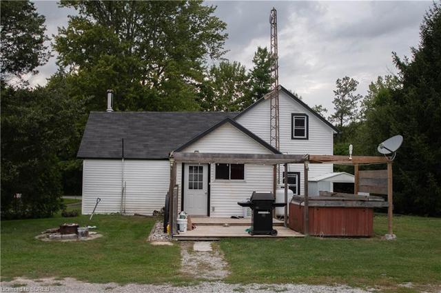 816 Charlotteville 8 Road, House detached with 2 bedrooms, 1 bathrooms and 11 parking in Norfolk County ON | Image 4