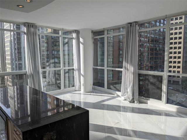 1004 - 1121 Bay St, Condo with 2 bedrooms, 2 bathrooms and 1 parking in Toronto ON | Image 35