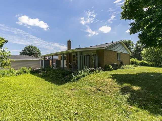 28 Hadrina St, House detached with 3 bedrooms, 1 bathrooms and 5 parking in Brampton ON | Image 19