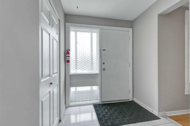 137 Navenby Cres, House semidetached with 3 bedrooms, 2 bathrooms and 4 parking in Toronto ON | Image 20