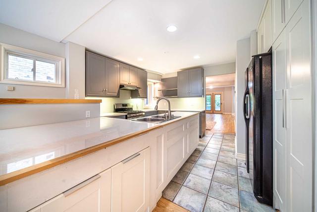 258 Erskine Ave, House detached with 4 bedrooms, 2 bathrooms and 4 parking in Toronto ON | Image 5