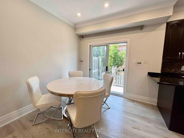 18 - 15 Pottery Pl, House attached with 3 bedrooms, 3 bathrooms and 2 parking in Vaughan ON | Image 2