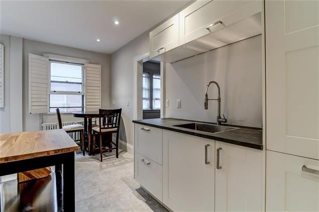 Upper - 35 Scarboro Beach Blvd, Condo with 2 bedrooms, 1 bathrooms and 1 parking in Toronto ON | Image 6