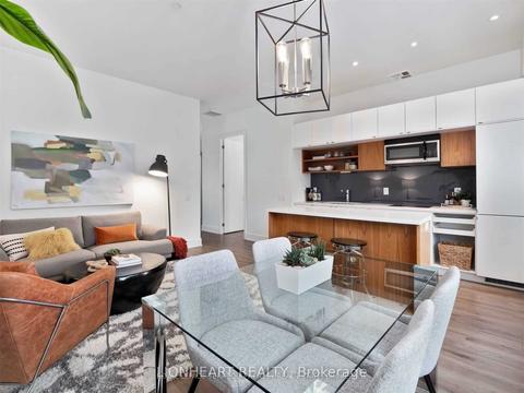 605 - 111 St Clair Ave W, Condo with 2 bedrooms, 2 bathrooms and 1 parking in Toronto ON | Card Image