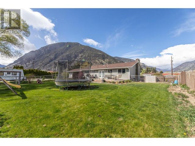 501 3rd Avenue, House detached with 4 bedrooms, 2 bathrooms and null parking in Keremeos BC | Image 48