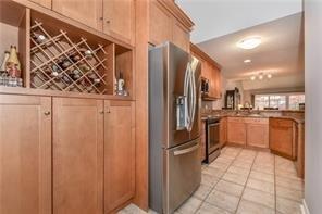 137 Lynch Circ, House attached with 3 bedrooms, 3 bathrooms and 1 parking in Guelph ON | Image 4