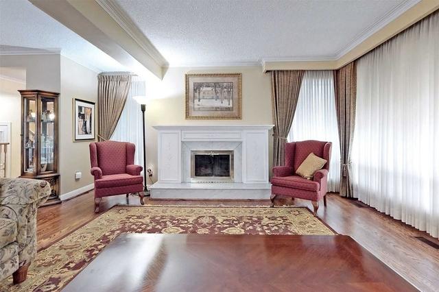 23 Honeybourne Cres, House detached with 4 bedrooms, 4 bathrooms and 8 parking in Markham ON | Image 2