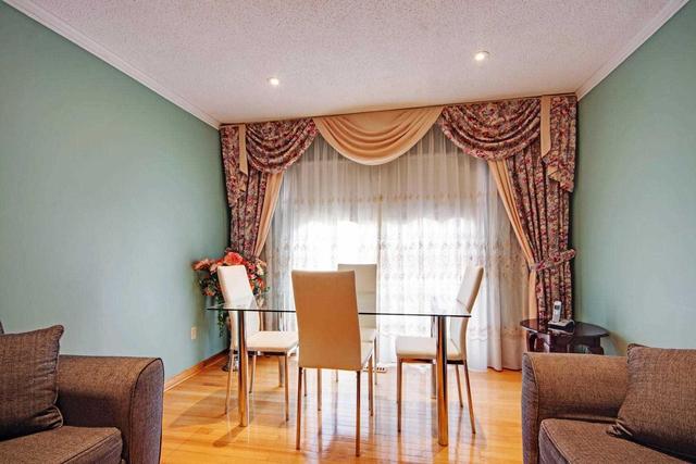 79 Upton Cres, House attached with 3 bedrooms, 4 bathrooms and 4 parking in Markham ON | Image 4