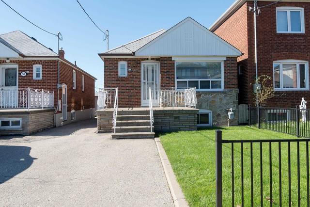 58 Kane Ave, House detached with 2 bedrooms, 2 bathrooms and 3 parking in Toronto ON | Image 12
