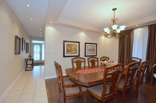 1012 Kelman Crt, House detached with 4 bedrooms, 3 bathrooms and 4 parking in Milton ON | Image 7