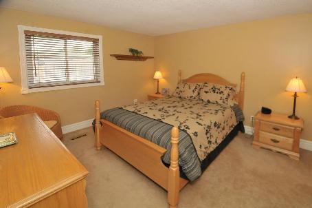 835 Hemlock Dr, House detached with 3 bedrooms, 2 bathrooms and 5 parking in Milton ON | Image 6