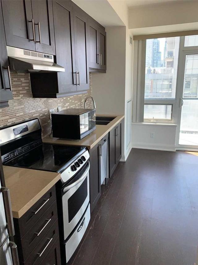 m2n2n1 - 68 Canterbury  1805 Pl, Condo with 1 bedrooms, 2 bathrooms and 1 parking in Toronto ON | Image 11