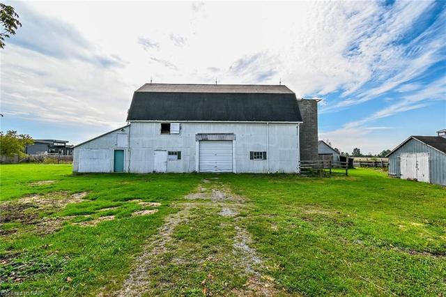 8972 Thorold Stone Road, House detached with 3 bedrooms, 3 bathrooms and 12 parking in Niagara Falls ON | Image 30