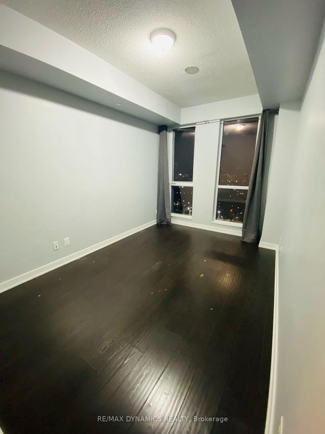 1703 - 170 Sumach St, Condo with 1 bedrooms, 1 bathrooms and 1 parking in Toronto ON | Image 5
