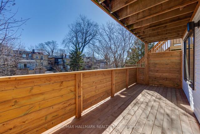 327 Kenilworth Ave, House detached with 4 bedrooms, 3 bathrooms and 4 parking in Toronto ON | Image 5