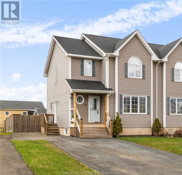 35 Limestone Dr, House semidetached with 3 bedrooms, 1 bathrooms and null parking in Moncton NB | Image 1