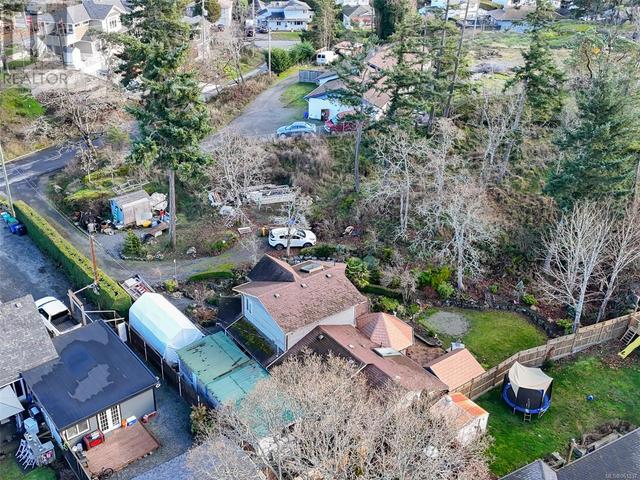 647 Rockingham Rd, House detached with 3 bedrooms, 2 bathrooms and 3 parking in Langford BC | Image 46