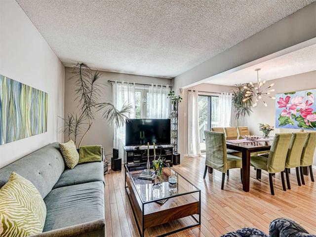 18 Farnham Dr, Townhouse with 3 bedrooms, 2 bathrooms and 2 parking in Brampton ON | Image 21