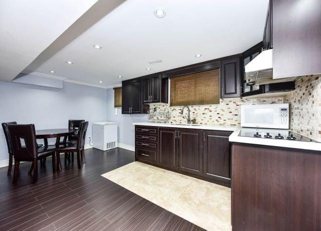 36 Tofield Cres, House detached with 5 bedrooms, 5 bathrooms and 4 parking in Toronto ON | Image 17