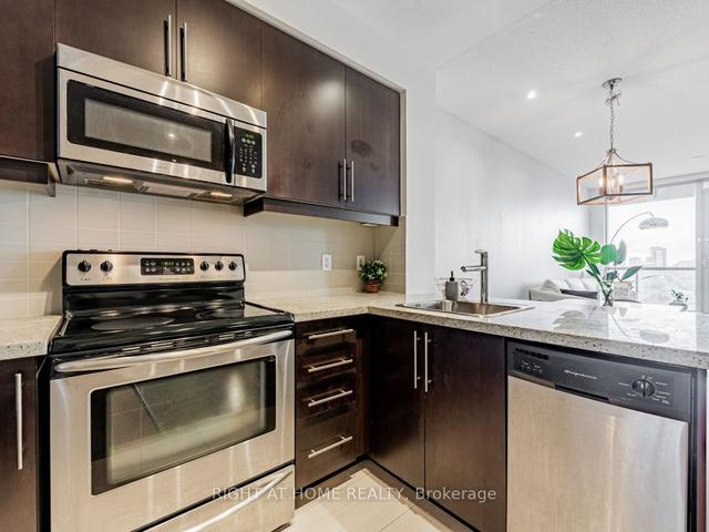 1113 - 2885 Bayview Ave, Condo with 1 bedrooms, 2 bathrooms and 1 parking in Toronto ON | Image 2