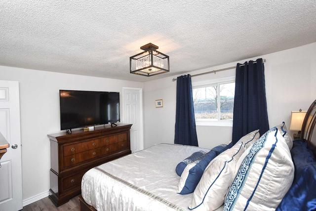 25 - 927 Burns St W, Townhouse with 3 bedrooms, 2 bathrooms and 2 parking in Whitby ON | Image 16